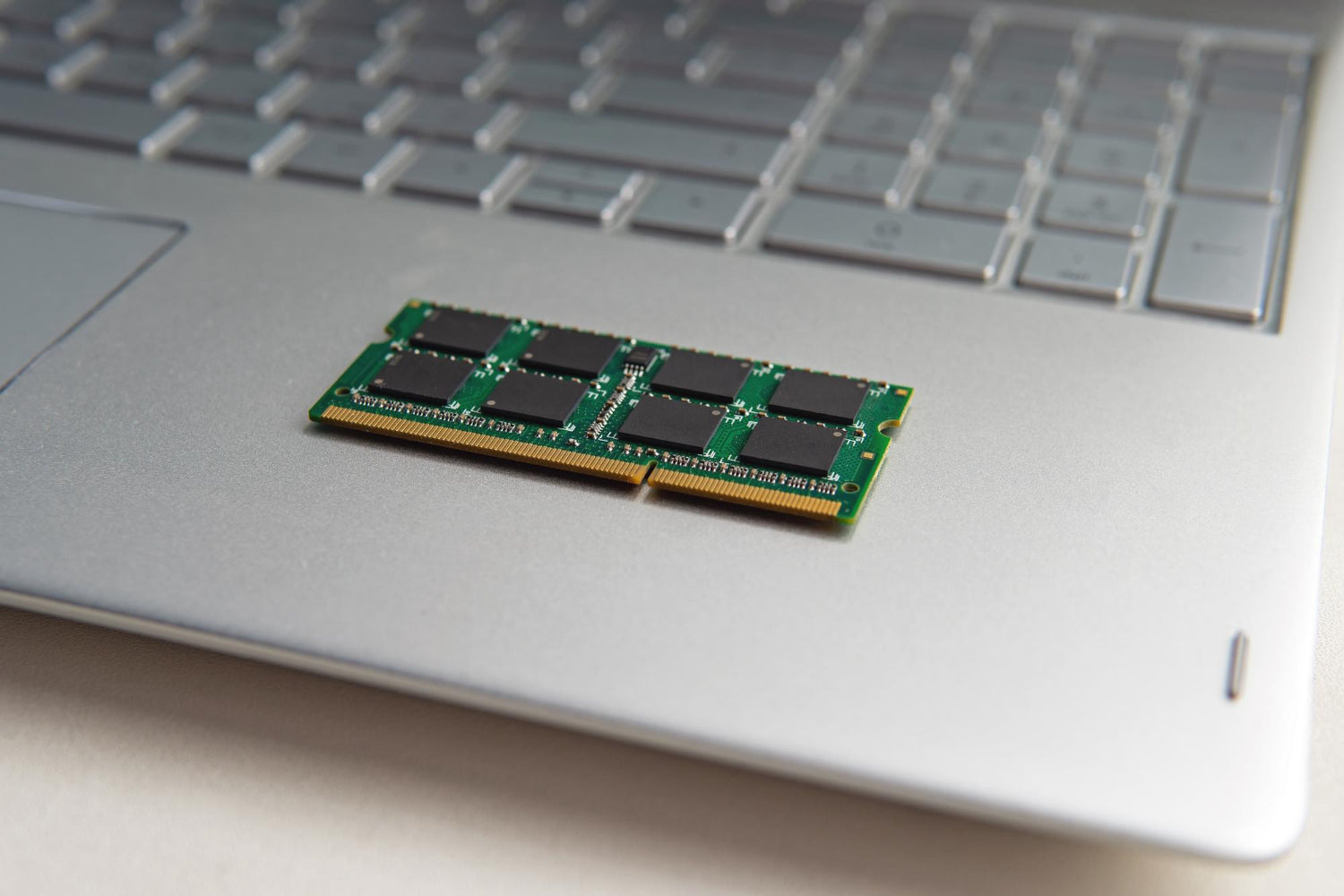 Hoe extra RAM-geheugen jouw refurbished laptop naar een hoger niveau tilt